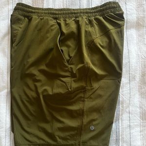 Men’s lululemon pace breaker Linerless 9 inch inseam short